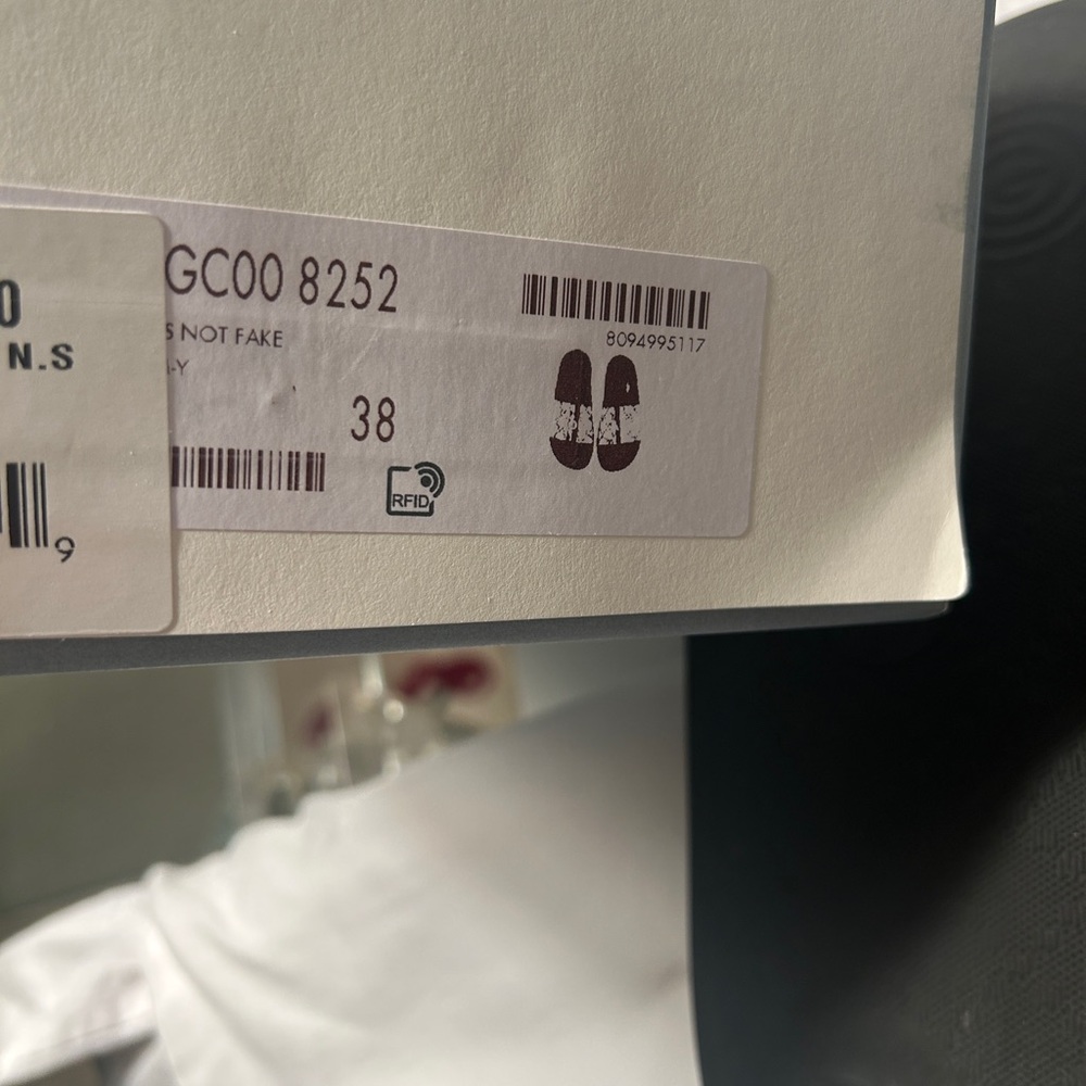 Authentic Gucci Slides - Picture 5 of 5
